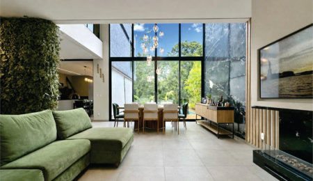 Casa à venda com 3 suítes no condomínio Reserva Santa Maria, Jandira - SP