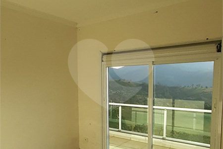 Casa em condomínio à venda ou para alugar com 5 quartos, sendo 3 suítes,  no Centro, Bom Jesus dos Perdões, SP