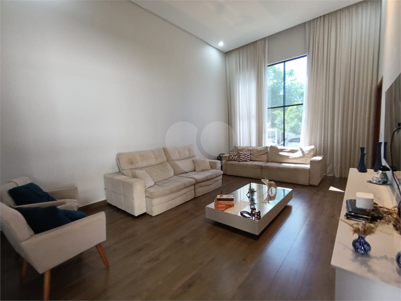 Casa à venda com 4 quartos, sendo 2 suítes, no condomínio Jardim Reserva Bom Viver de Indaiatuba, Indaiatuba - SP