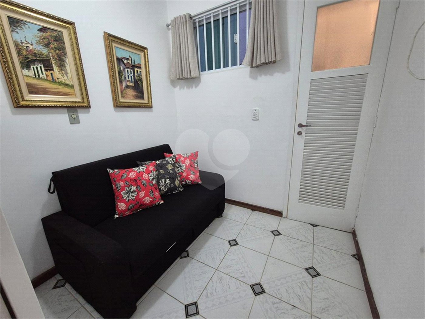 Apartamento à venda com 3 quartos, sendo 1 suíte,  no Centro, Cabo Frio, RJ
