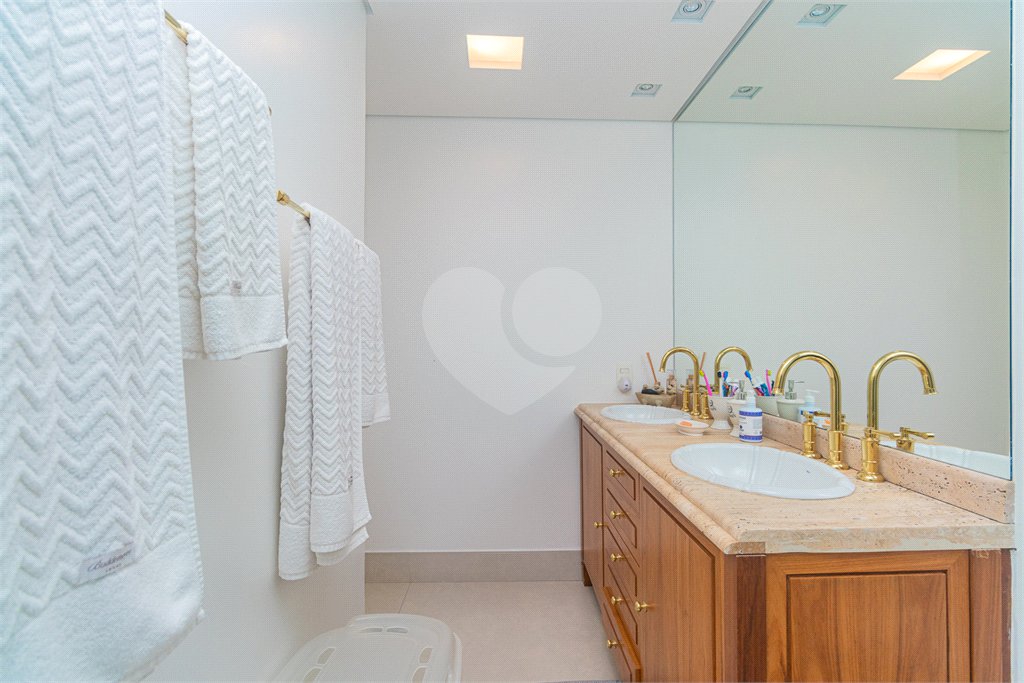 Apartamento à venda com 3 suítes em Alto da Boa Vista, São Paulo, SP