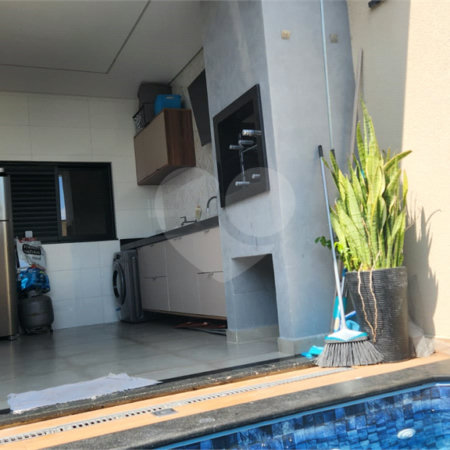 Casa à venda com 3 quartos, sendo 1 suíte, no condomínio Horto Florestal Villagio, Sorocaba - SP