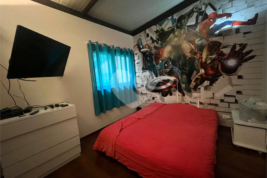 Casa à venda com 3 quartos, sendo 1 suíte, no condomínio Jardim da Montanha I, Mairiporã - SP