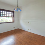 Casa à venda com 4 quartos, sendo 3 suítes,  no condomínio Vila das Flores, São Paulo - SP