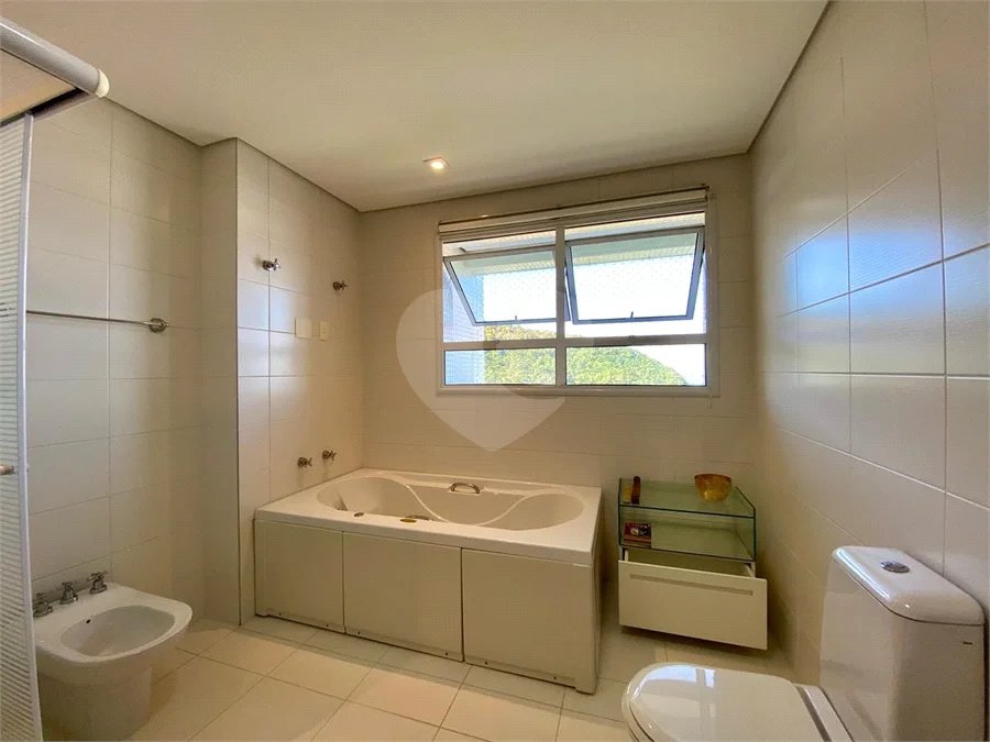 Apartamento à venda com 4 suítes em Riviera de São Lourenço, Bertioga, SP