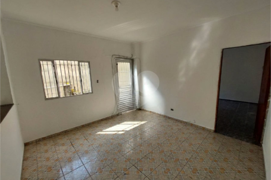 Sobrado à venda com 3 quartos em Vila Mangalot, São Paulo, SP
