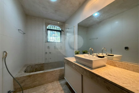 Apartamento à venda com 5 quartos, sendo 3 suítes, em Tijuca, Rio de Janeiro, RJ