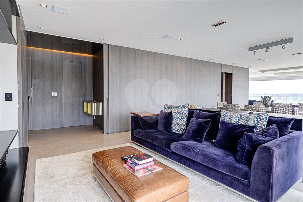 Apartamento à venda com 3 suítes em Campo Belo, São Paulo, SP