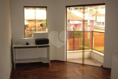 Sobrado à venda com 6 quartos, sendo 2 suítes,  em Santana, São Paulo, SP