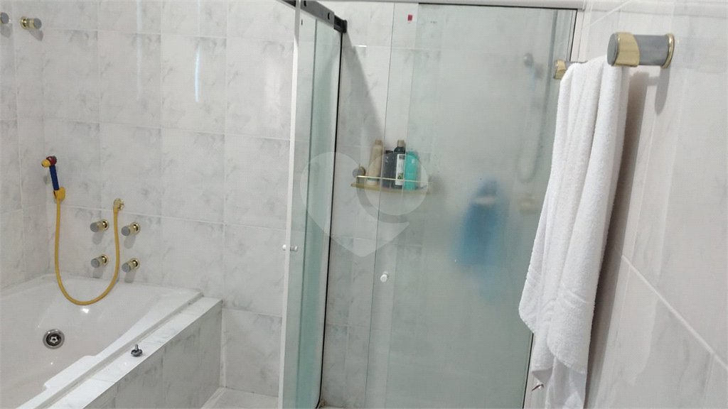 Sobrado à venda com 4 quartos, sendo 2 suítes, em Horto, São Paulo, SP