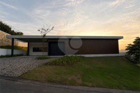 Casa à venda com 4 quartos, sendo 3 suítes,  no condomínio Terras de Santa Teresa, Itupeva - SP