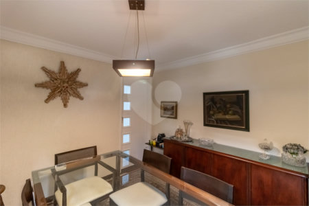 Casa à venda com 3 quartos, sendo 1 suíte,  em Parque Colonial, São Paulo, SP