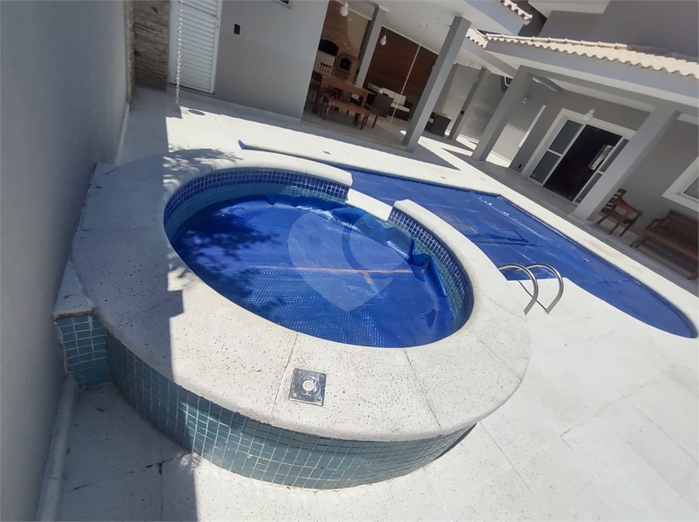 Casa à venda com 3 suítes no condomínio Villaggio Capriccio, Louveira - SP
