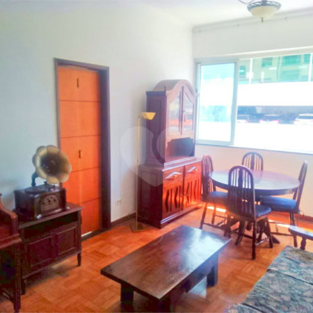 Apartamento na Consolação com 2 quartos, varanda, sem vaga.