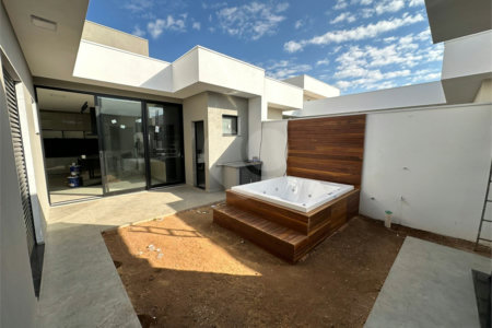 Casa a venda em São Carlos em condomínio fechado