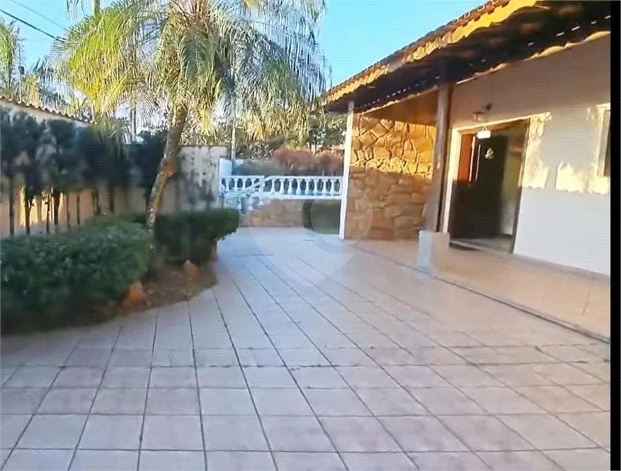 Belíssima casa com 04 dormitórios em Itanhaém