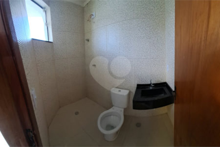 Sobrado novo de 3 quartos, 1 suíte, com 100 m², 2 vagas de garagem à venda no Jardim Eliane SP