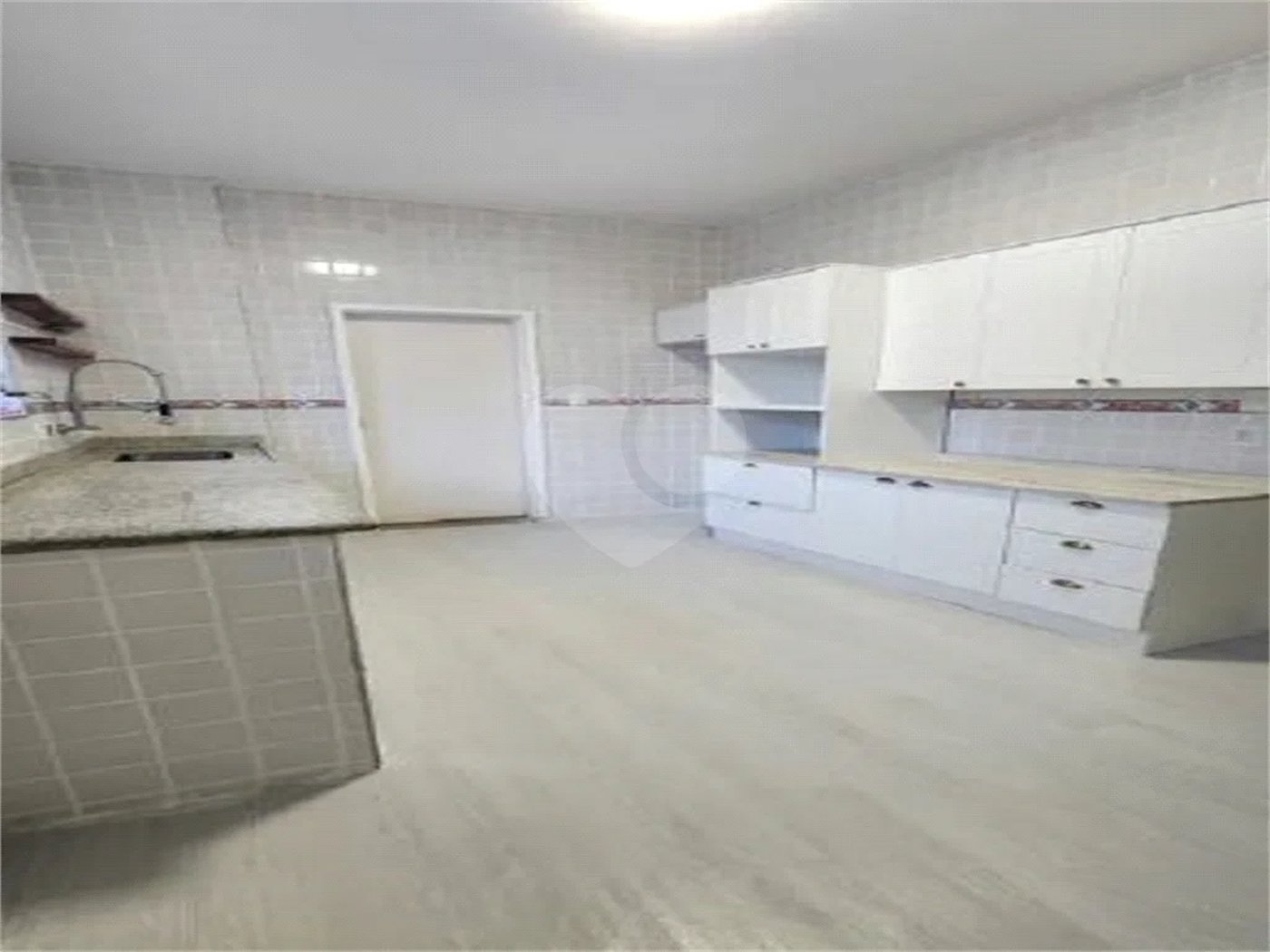 Apartamento à venda no bairro Barra Funda.