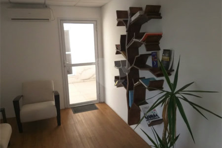 Conjunto comercial duplex à venda na Aclimação. Andar inteiro, puro charme!