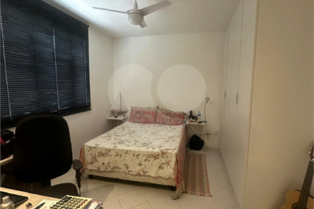 Casa à venda com 4 quartos, sendo 3 suítes, no condomínio Jardins de Florença, Rio de Janeiro - RJ