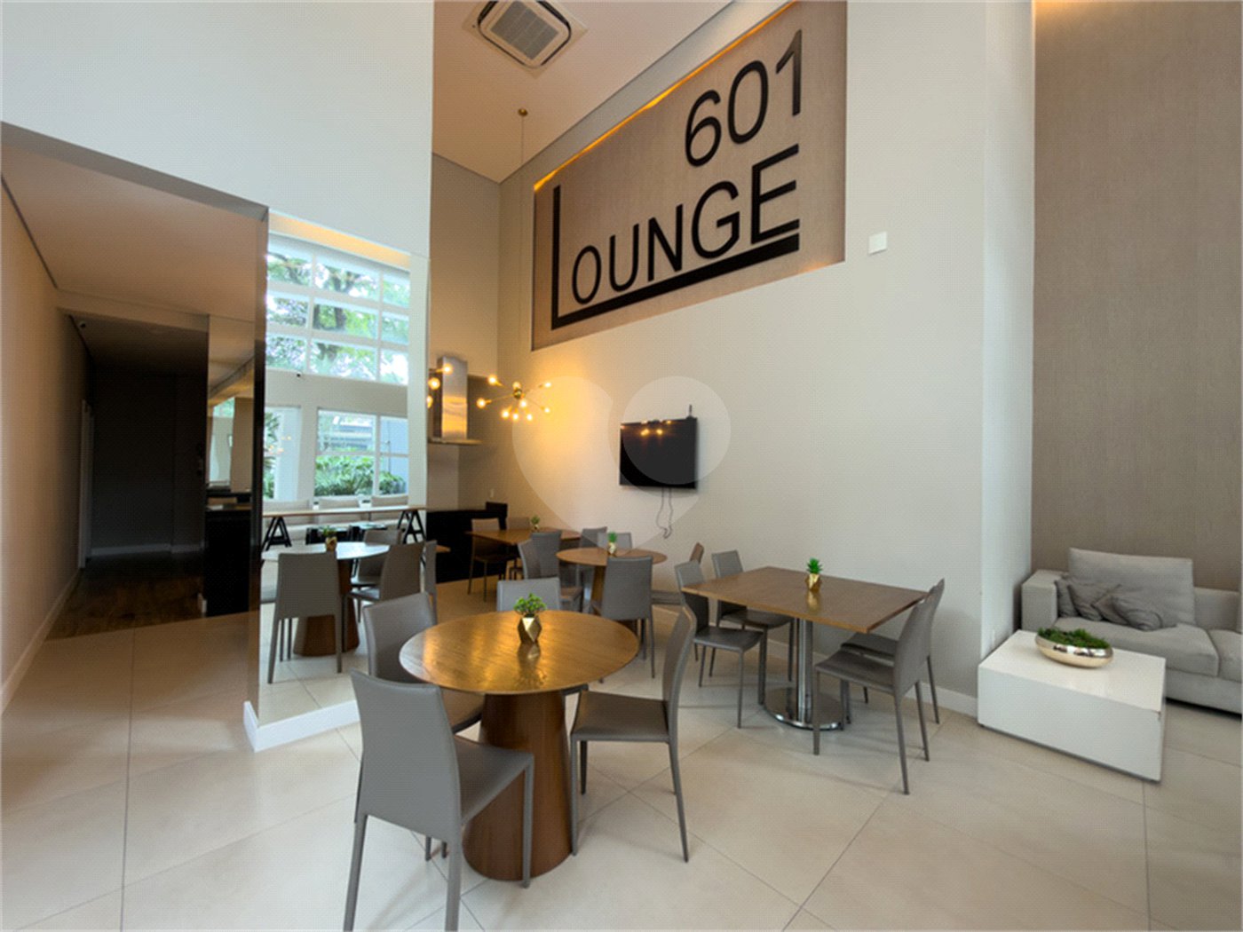 Apartamento à venda com 4 quartos, sendo 2 suítes, em Pinheiros, São Paulo, SP