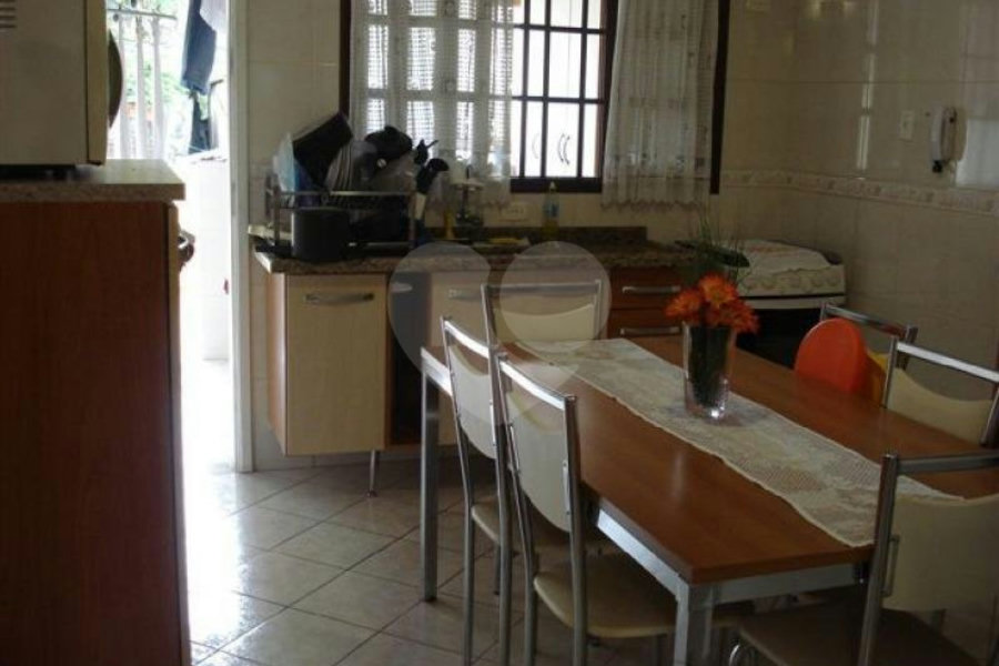Casa à venda com 3 quartos, sendo 2 suítes, no condomínio Cachoeira do Arari, São Paulo - SP
