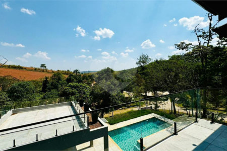 Casa à venda com 4 suítes no condomínio Associação Portal Ouro Verde, Atibaia - SP