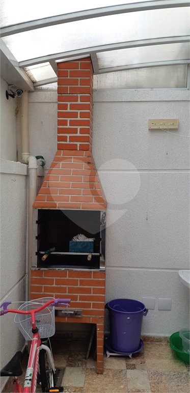 Casa à venda ou para alugar com 3 quartos, sendo 2 suítes,  no condomínio Residencial Erika, São Paulo - SP