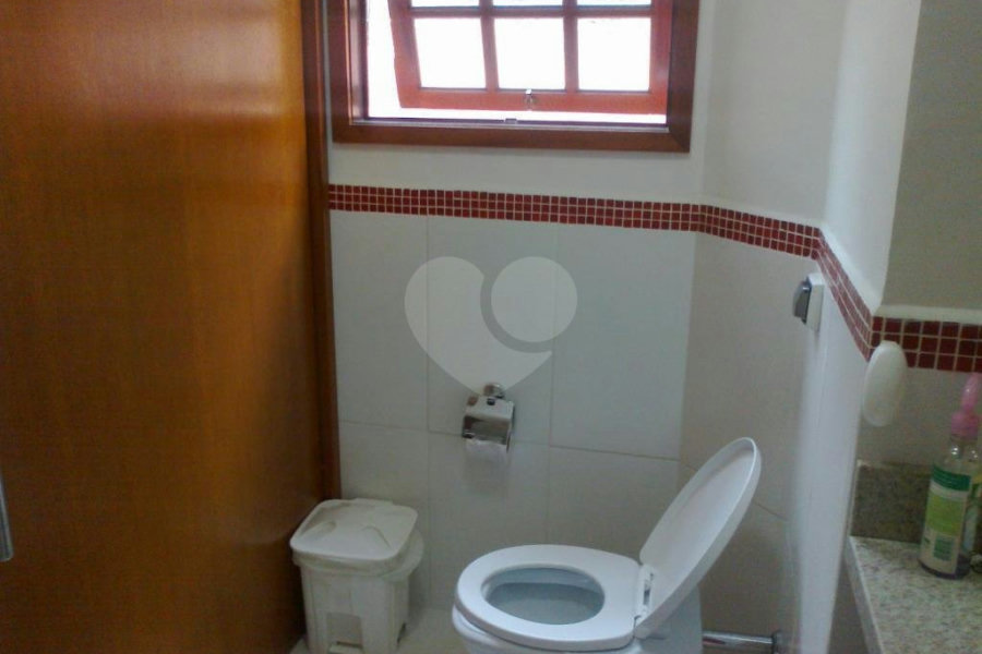 Sobrado à venda com 5 suítes em Enseada, Bertioga, SP