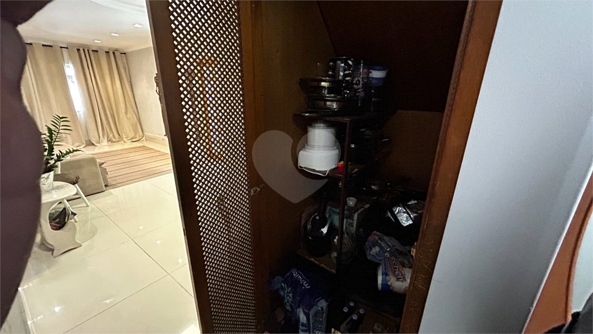 Sobrado à venda com 3 quartos, sendo 2 suítes, em Cidade São Francisco, São Paulo, SP