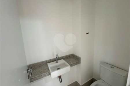 Apartamento à venda com 3 suítes em Moema, São Paulo, SP
