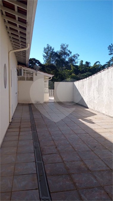 Casa à venda com 5 quartos, sendo 3 suítes,  no condomínio Estância Marambaia, Vinhedo - SP