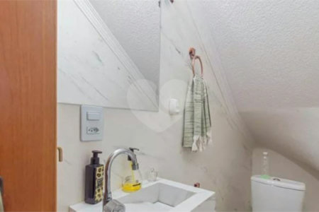 Casa à venda com 2 suítes no condomínio Residencial Flor de Lis, São Paulo - SP
