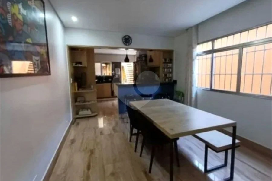 Sobrado à venda com 4 quartos, sendo 1 suíte, em Jaraguá, São Paulo, SP