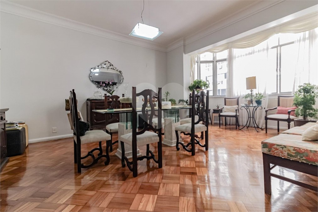 Apartamento à venda com 5 quartos, sendo 1 suíte,  em Copacabana, Rio de Janeiro, RJ