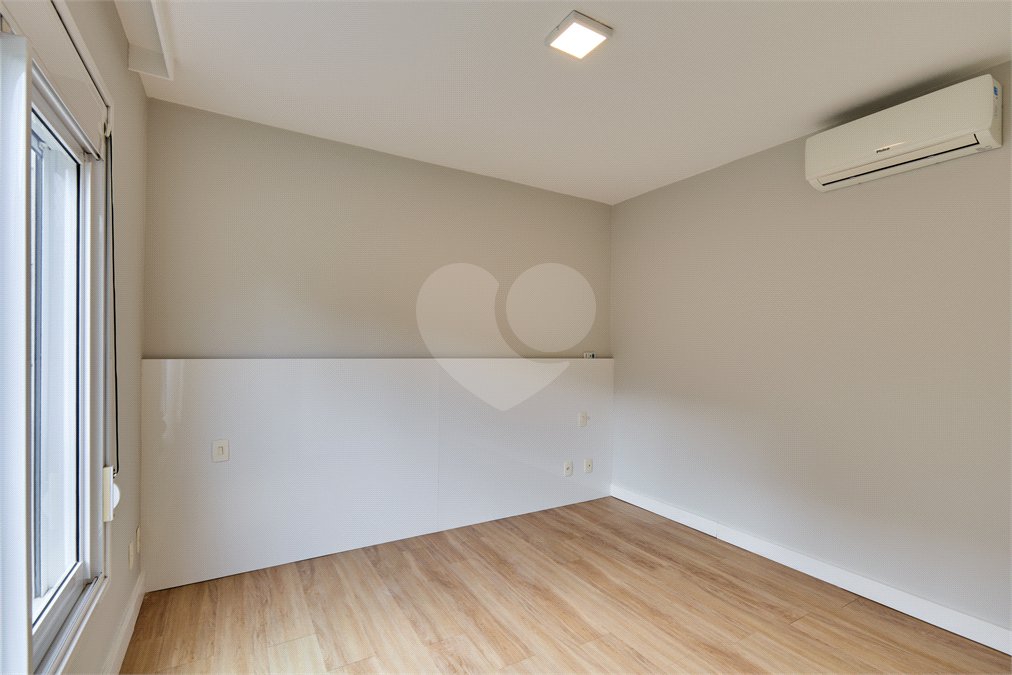 Apartamento à venda com 4 quartos, sendo 3 suítes, em Granja Julieta, São Paulo, SP