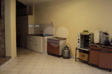 Sobrado à venda com 4 quartos, sendo 2 suítes, em Jardim Peri Peri, São Paulo, SP