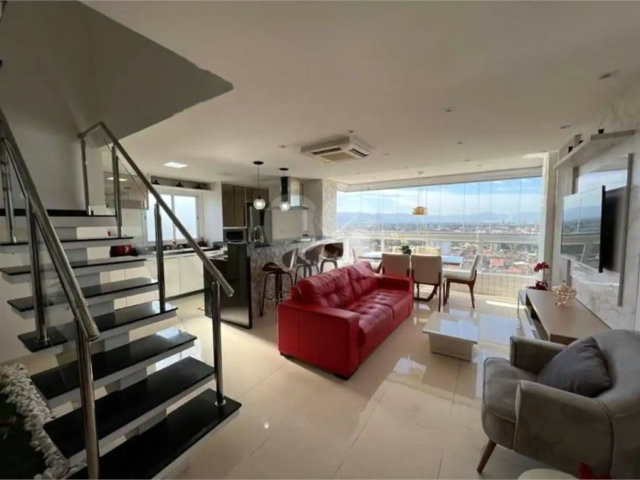 Duplex à venda com 3 suítes em Caiçara, Praia Grande, SP
