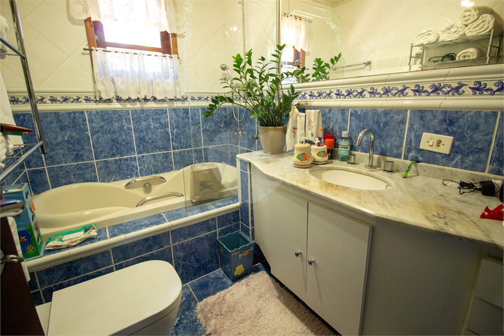 Casa à venda com 4 suítes no condomínio Sítio Primavera, São Roque - SP