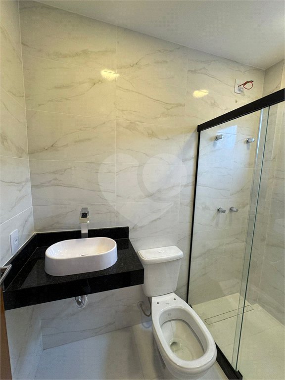 Casa à venda com 5 quartos, sendo 4 suítes, no condomínio Grand Park, Rio de Janeiro - RJ