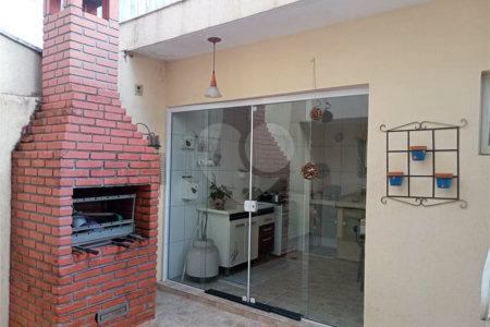 Casa à venda com 3 quartos, sendo 2 suítes, em Vila Flávio, Mogi das Cruzes, SP