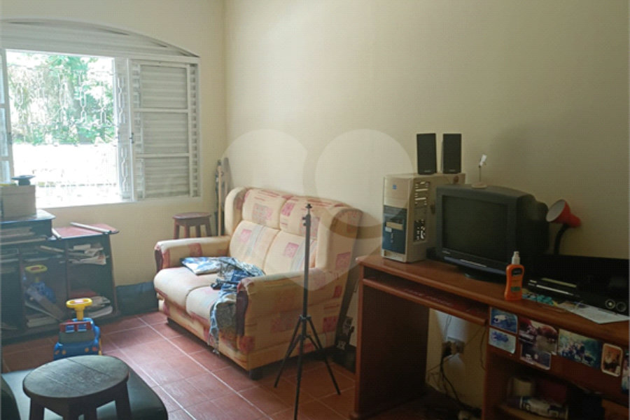 Casa à venda com 4 quartos, sendo 2 suítes, no condomínio Residencial Parque Cerros Verdes, Mairiporã - SP