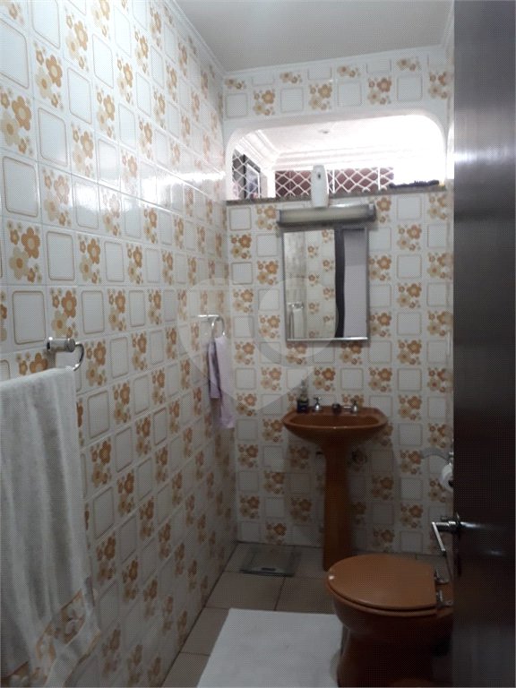 Sobrado à venda com 3 quartos, sendo 1 suíte, em Jardim Santa Mena, Guarulhos, SP