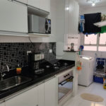Apartamento térreo , três quartos sendo uma suíte.