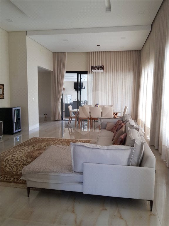 Casa à venda com 3 suítes no condomínio Theodora, Itu - SP