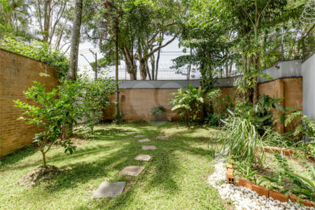 Sobrado à venda com 4 suítes em Chácara Flora, São Paulo, SP