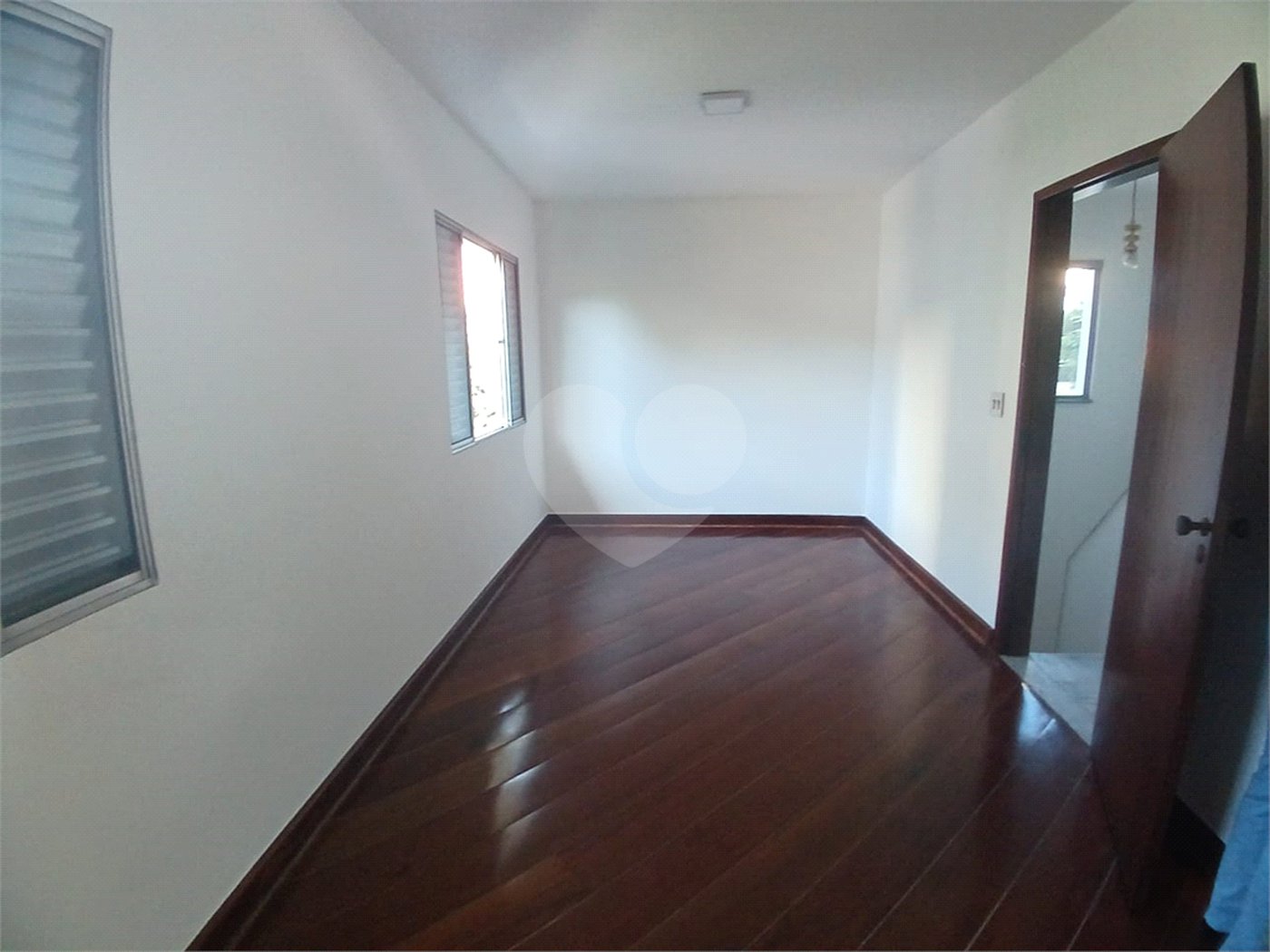 Casa à venda com 4 quartos, sendo 2 suítes, em Vila Gustavo, São Paulo, SP