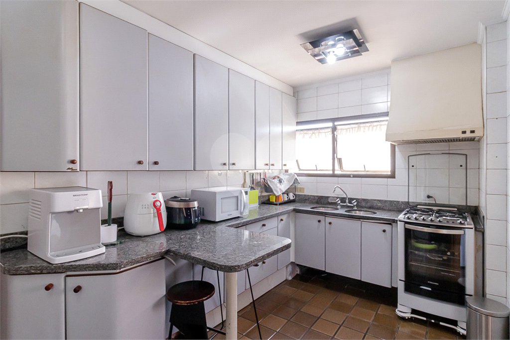 Apartamento à venda com 3 suítes em Aclimação, São Paulo, SP