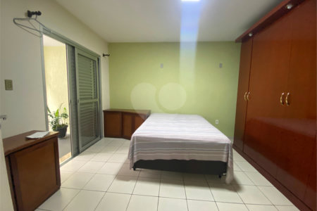 Sobrado à venda com 8 quartos, sendo 2 suítes, em Jardim Franca, São Paulo, SP