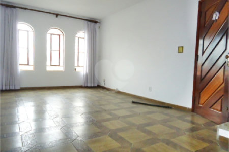 Sobrado à venda com 3 quartos em Vila Gustavo, São Paulo, SP